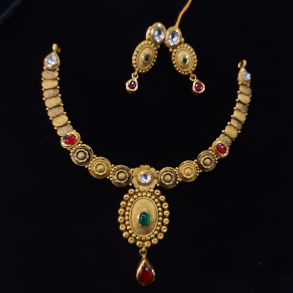 22 kt gold necklace