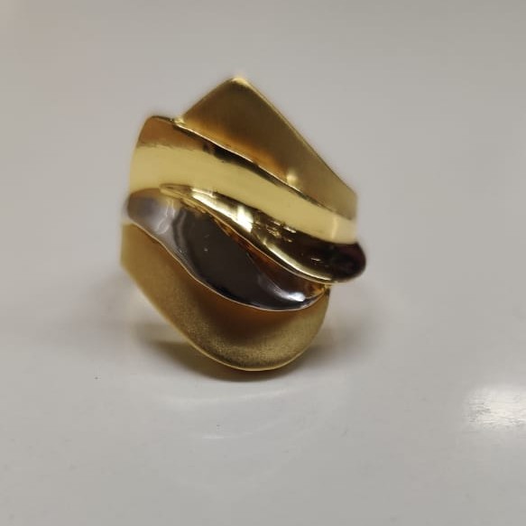 22 kt gold casting fancy ladis ring