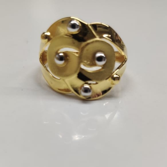 22 kt gold casting fancy ladis ring