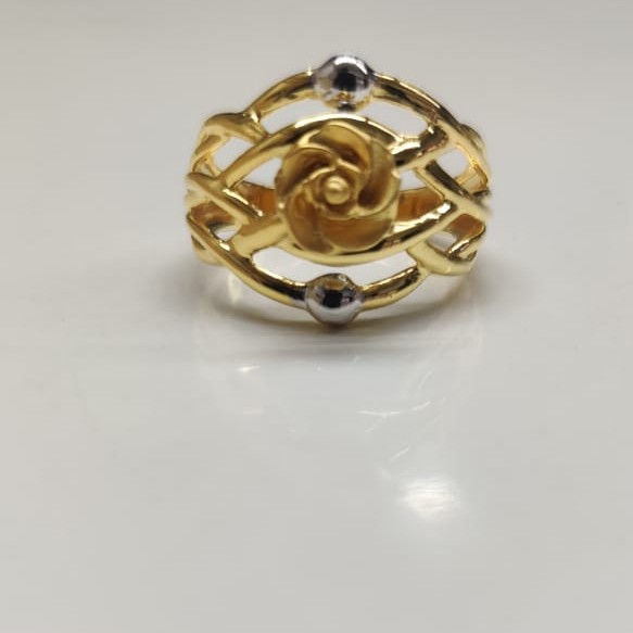 22 kt gold casting fancy ladis ring