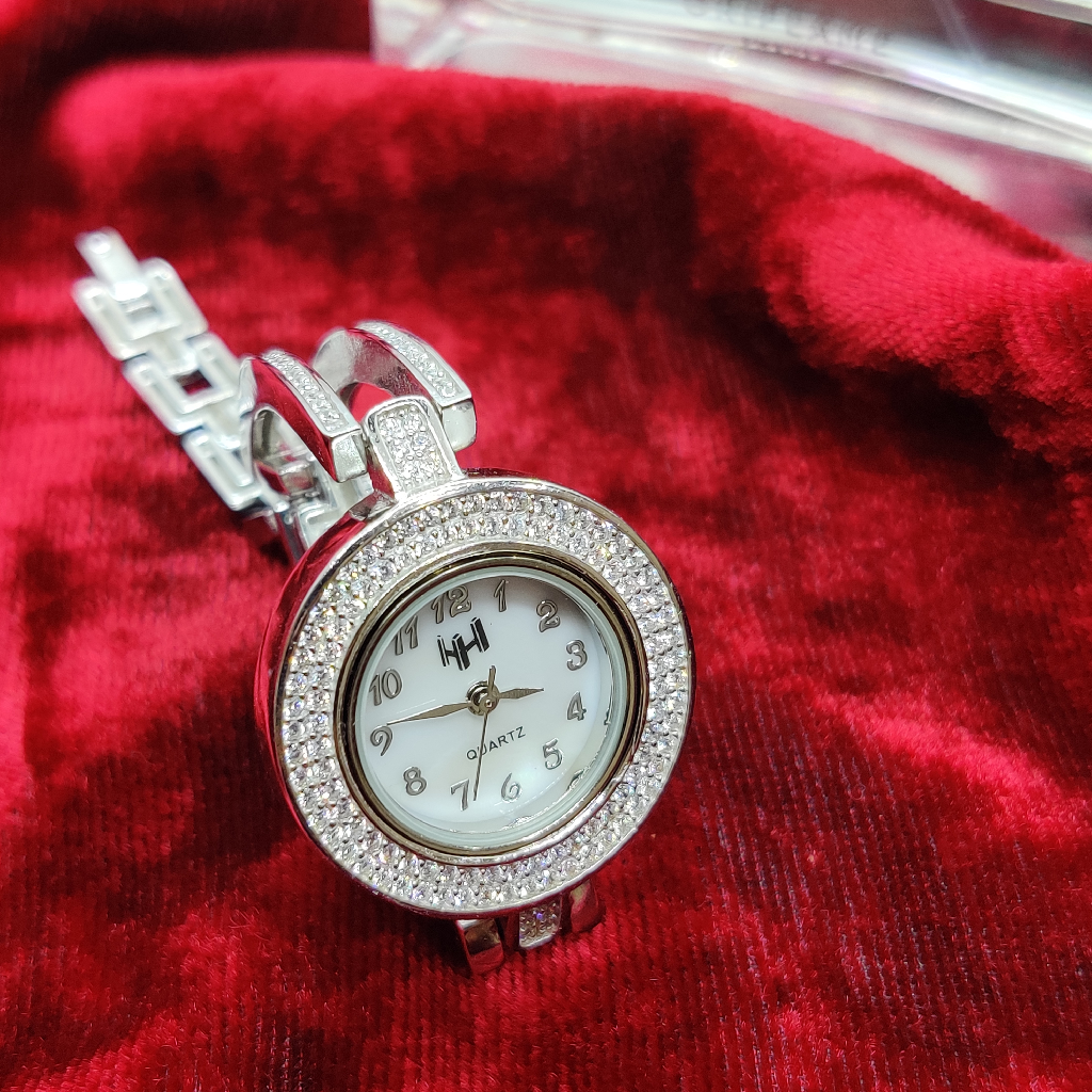 92.5 sterling silver round shape watch for ladies with  cz studded
