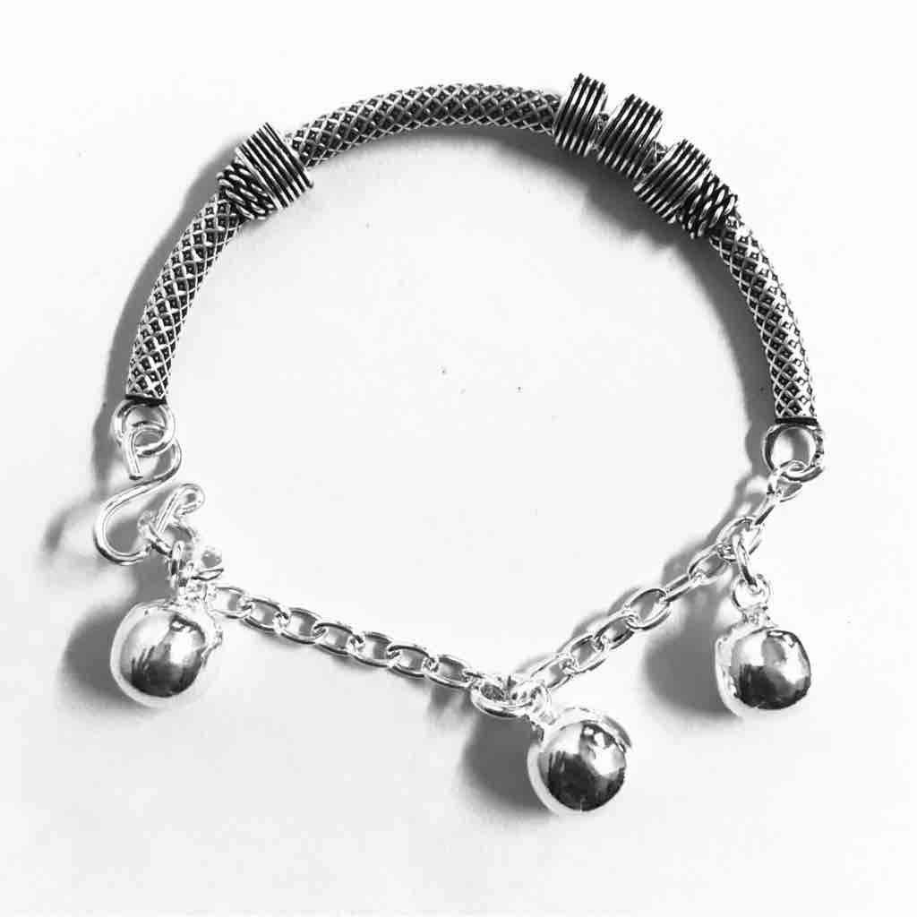 oxo. Half charms kada