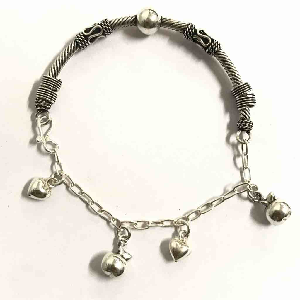 oxo. Half Charms kada