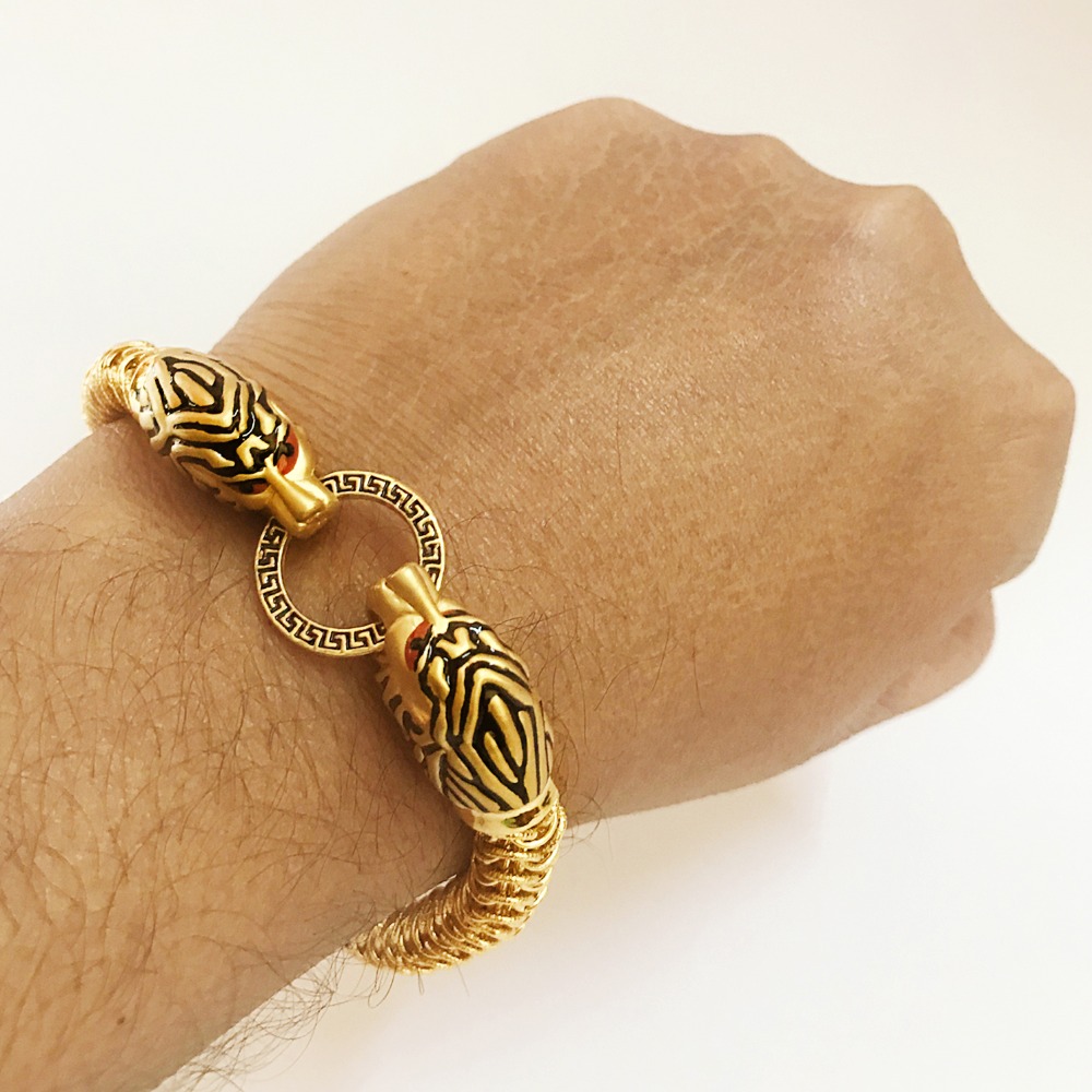22 kt real solid yellow gold lion men's bracelet 32.130 gm