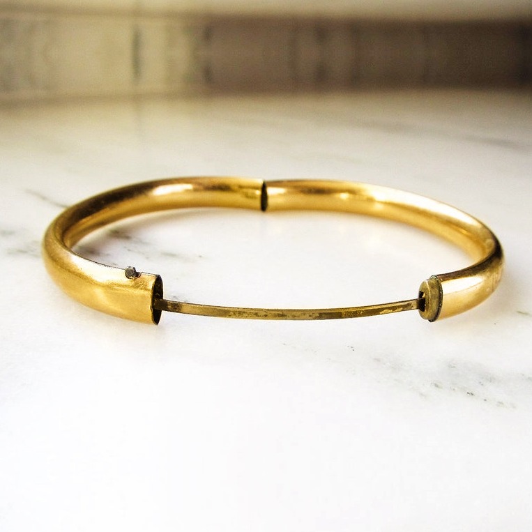 18 Kt Yellow Gold Etched Floral Vintage Women's Bracelet Bangle 25 Gm