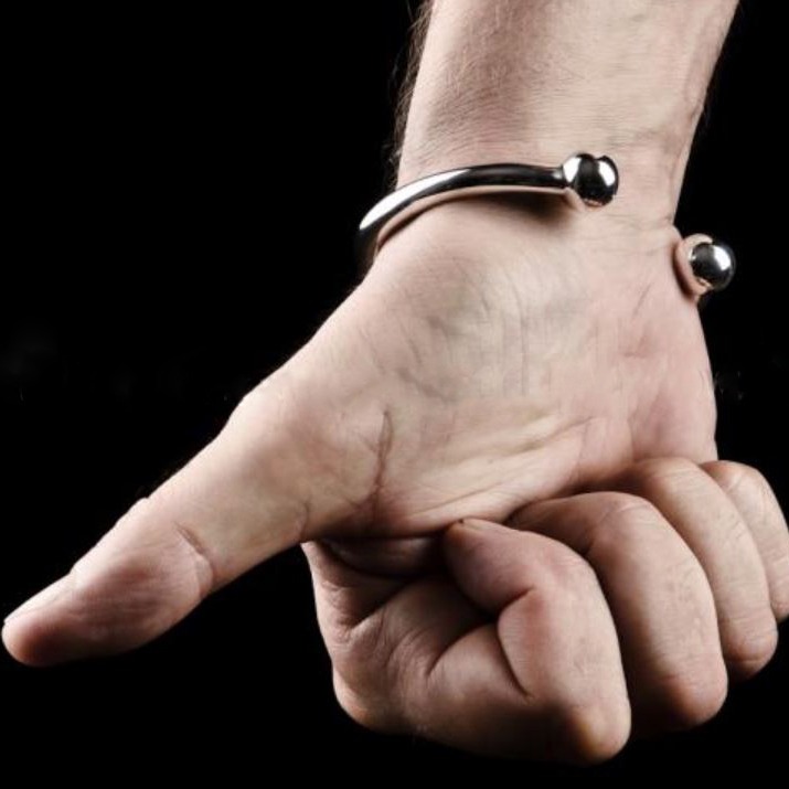 18Kt White Gold Round Smooth Cuff Men's Bracelet 40.160 Gram