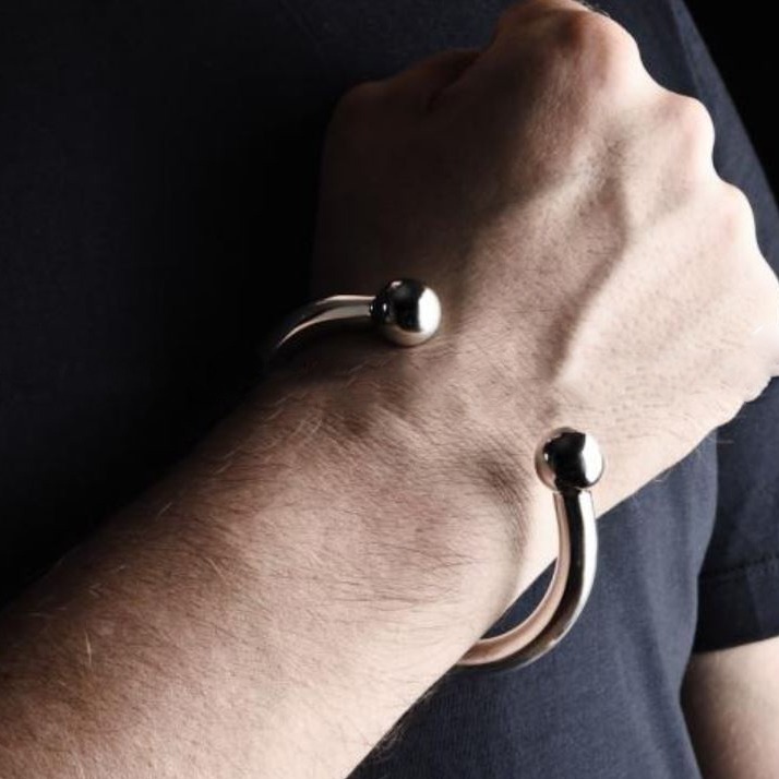 18Kt White Gold Round Smooth Cuff Men's Bracelet 40.160 Gram