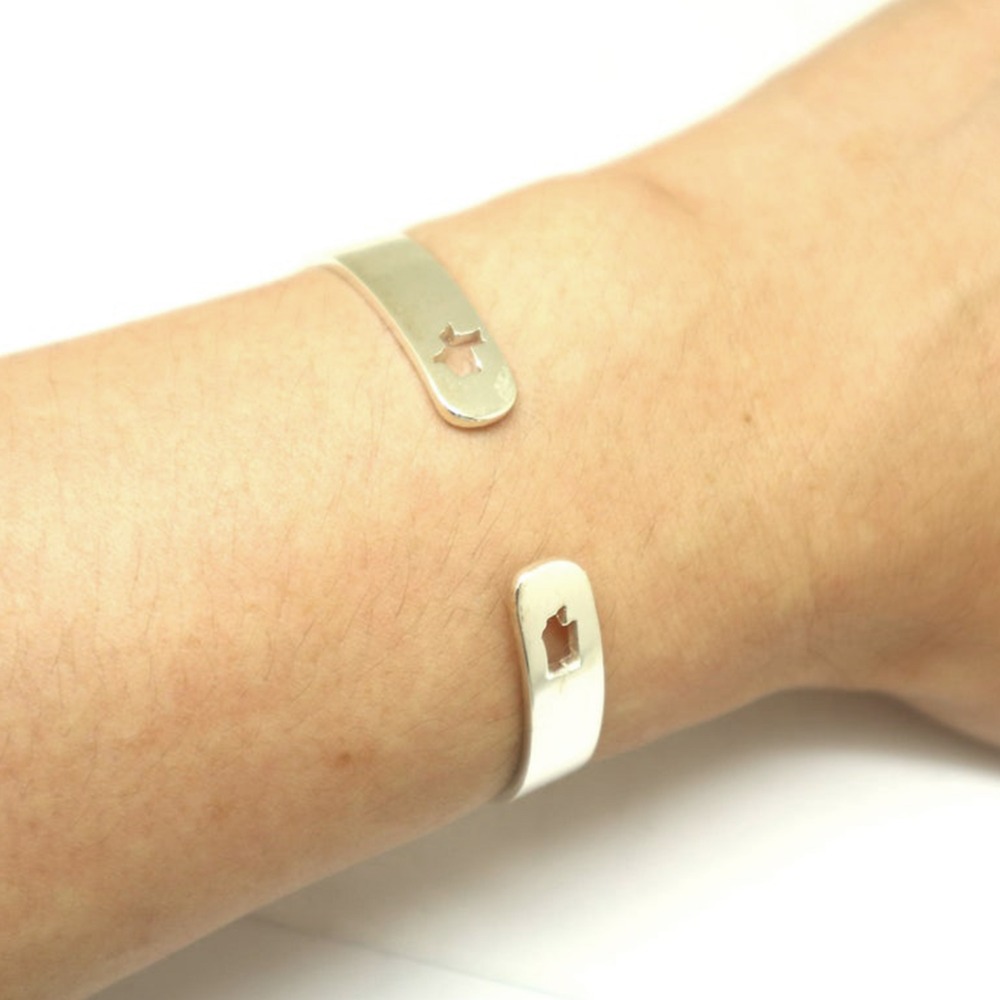 14 Kt White Gold Texas To Washington Map Wrap Women's Bangle Bracelet