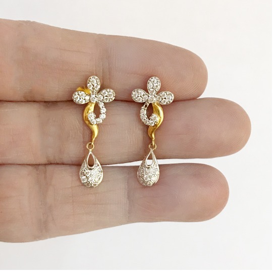 18 Kt Solid Yellow Gold Cubic Zirconia CZ Stud Dangle Drop Classy Women Earrings