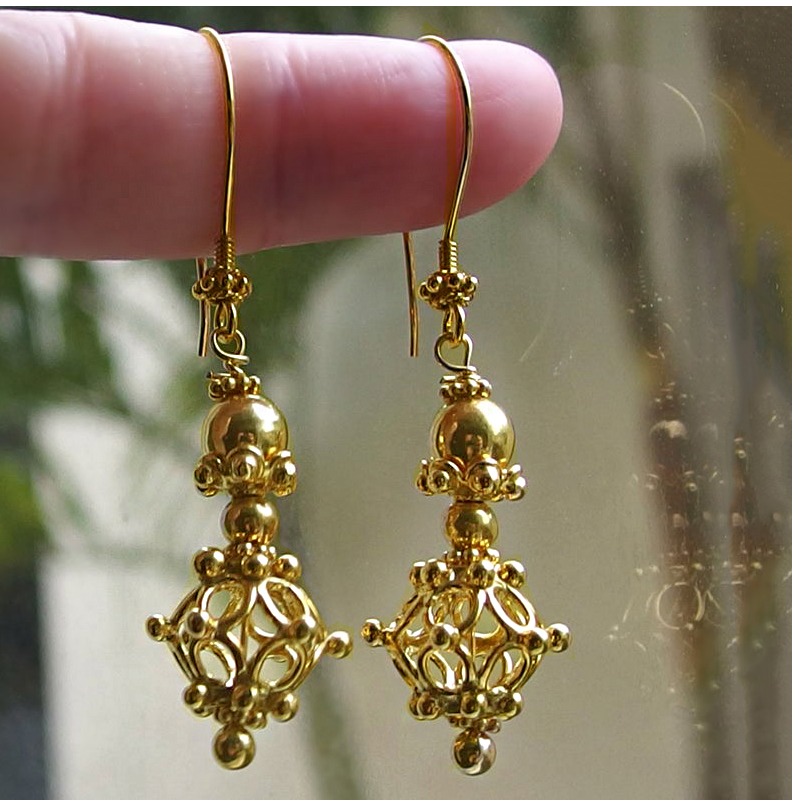 18 Kt Real Solid Yellow Gold Filigree Wire Wrapped Floral Dangle Drop Earrings