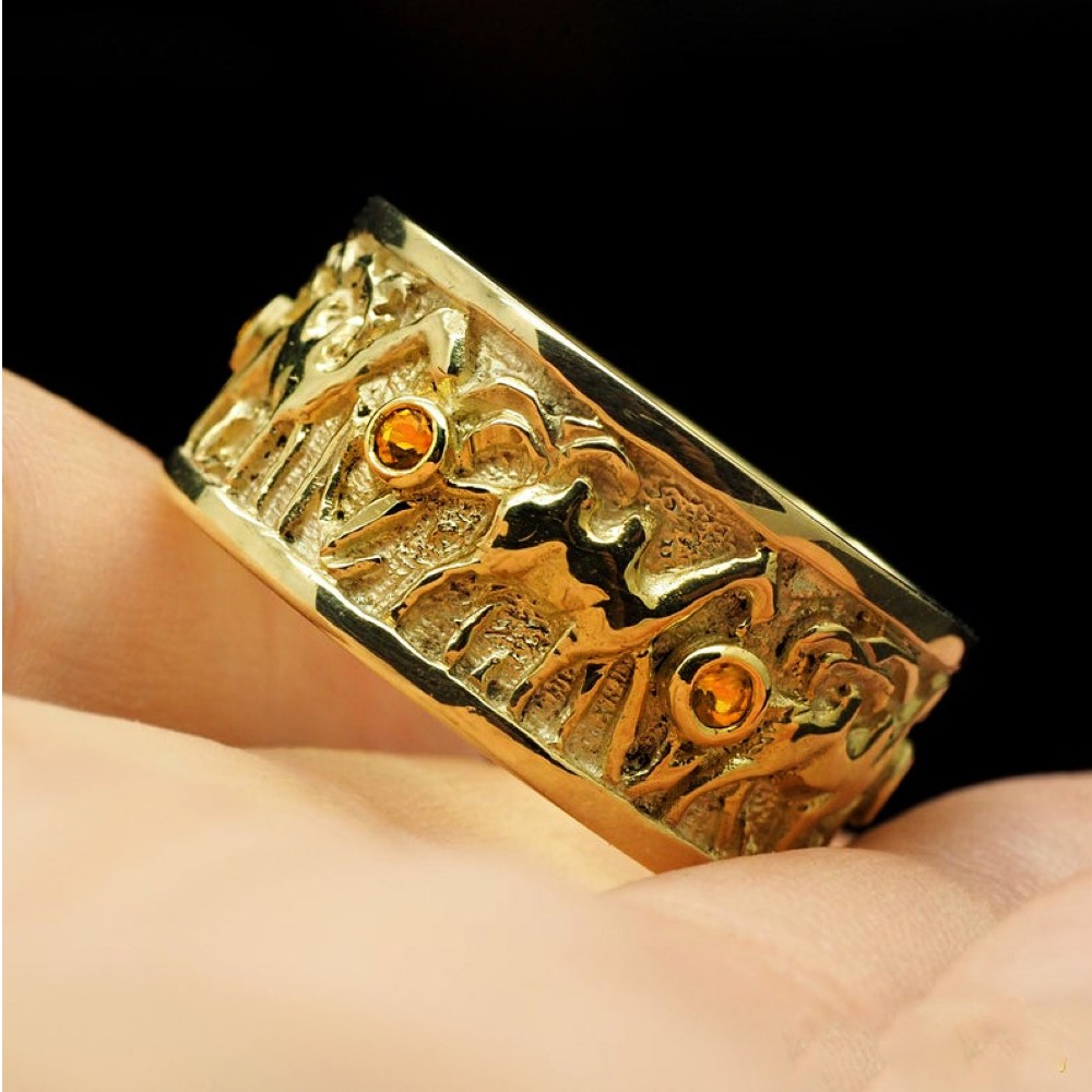 18 Kt   Yellow Gold Camel Caravan With Wealth Men'S Ring Size 8-11