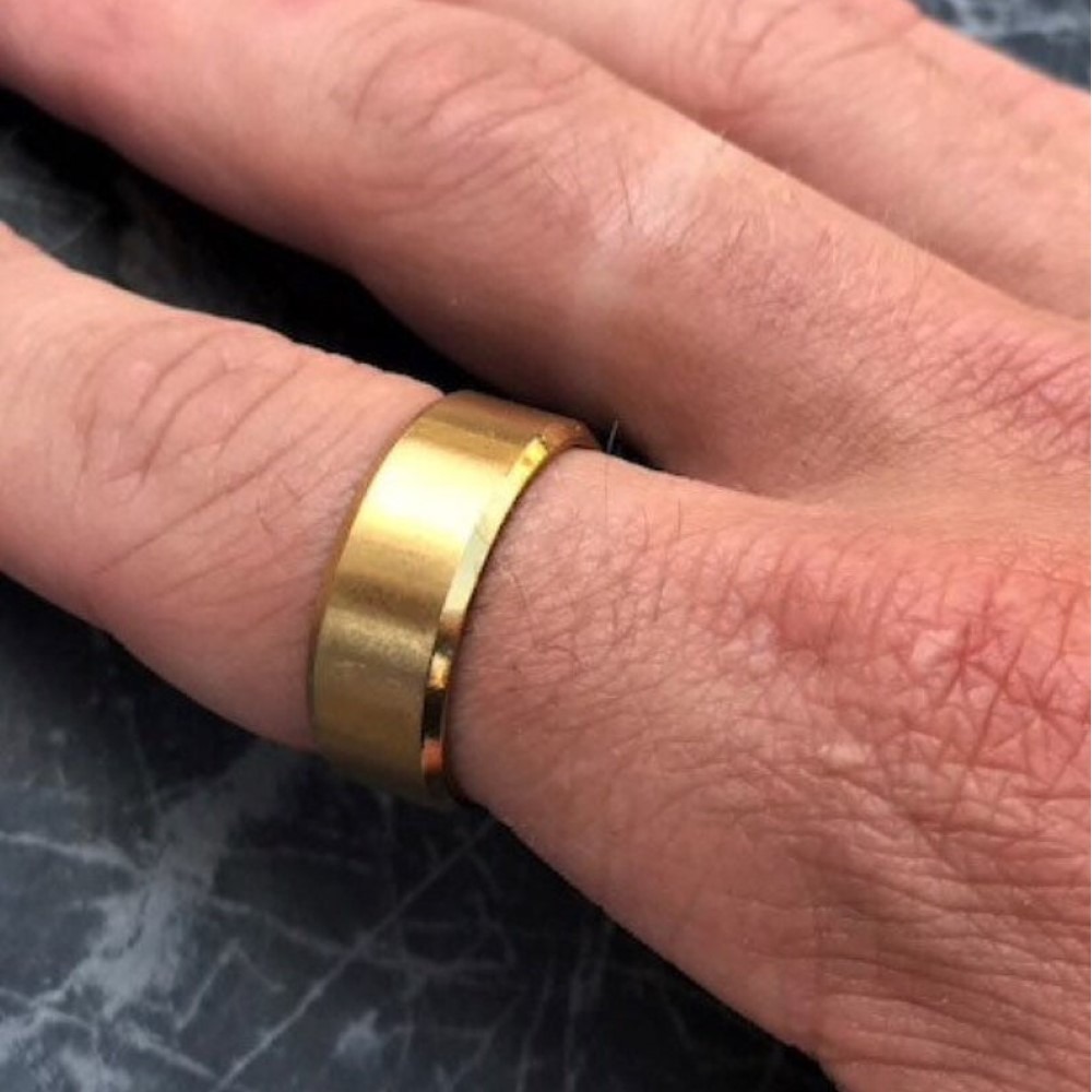 18 Kt   Yellow Gold Plain Engagement Wedding Men'S Band Ring 5 Grams