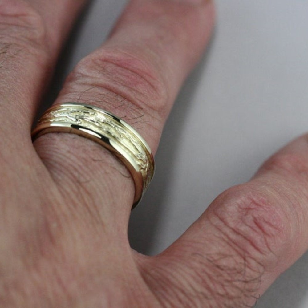 18 Kt   Yellow Gold Tree Branch Bark Texture Men'S Band Ring 7 Gms 6MM