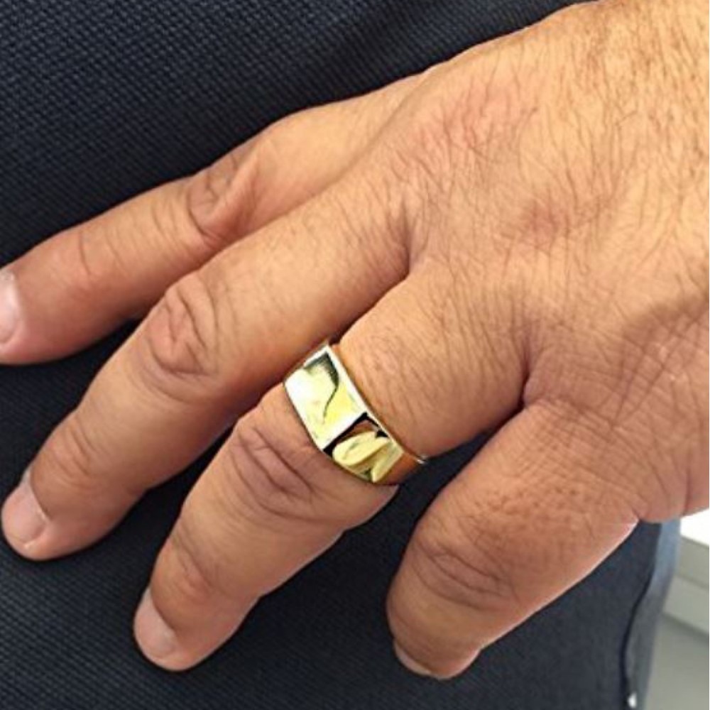 Fine Jewelry 18 K Hallmark   Yellow Gold Signet Men'S Ring Size 9-11