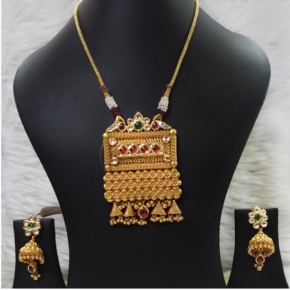22KT Gold Fancy Colour Stone Pendant Set