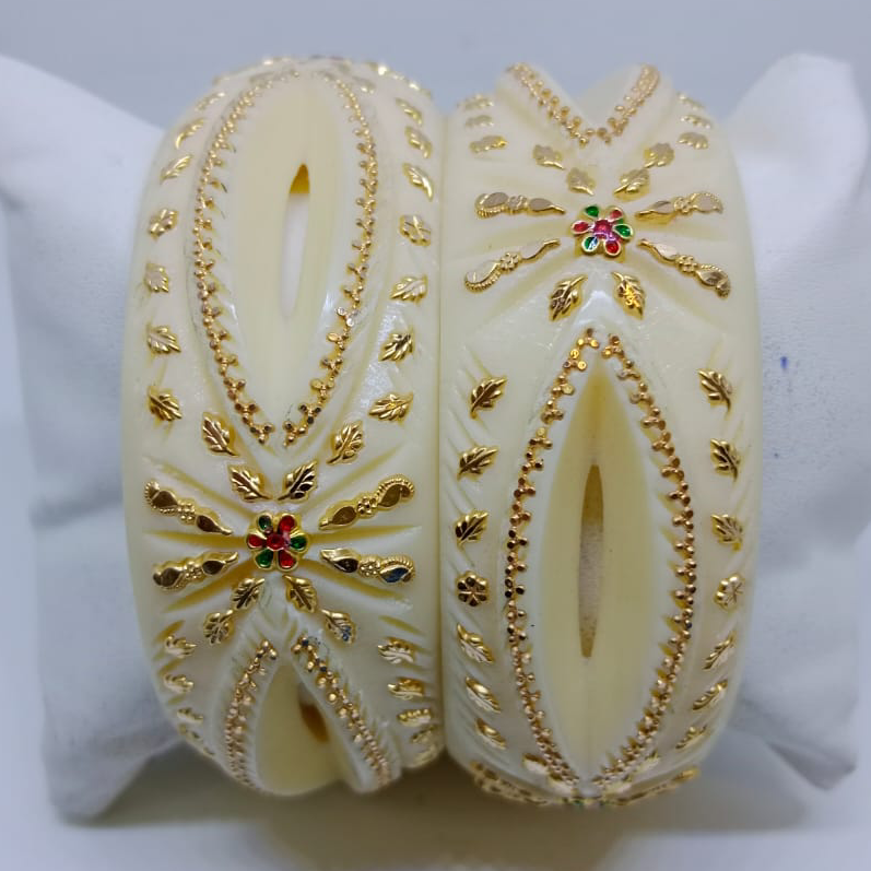 Carving gold plastic chudi