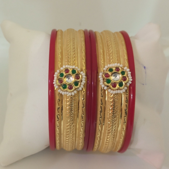 Jadtar Antique Plastic Gold Bangle