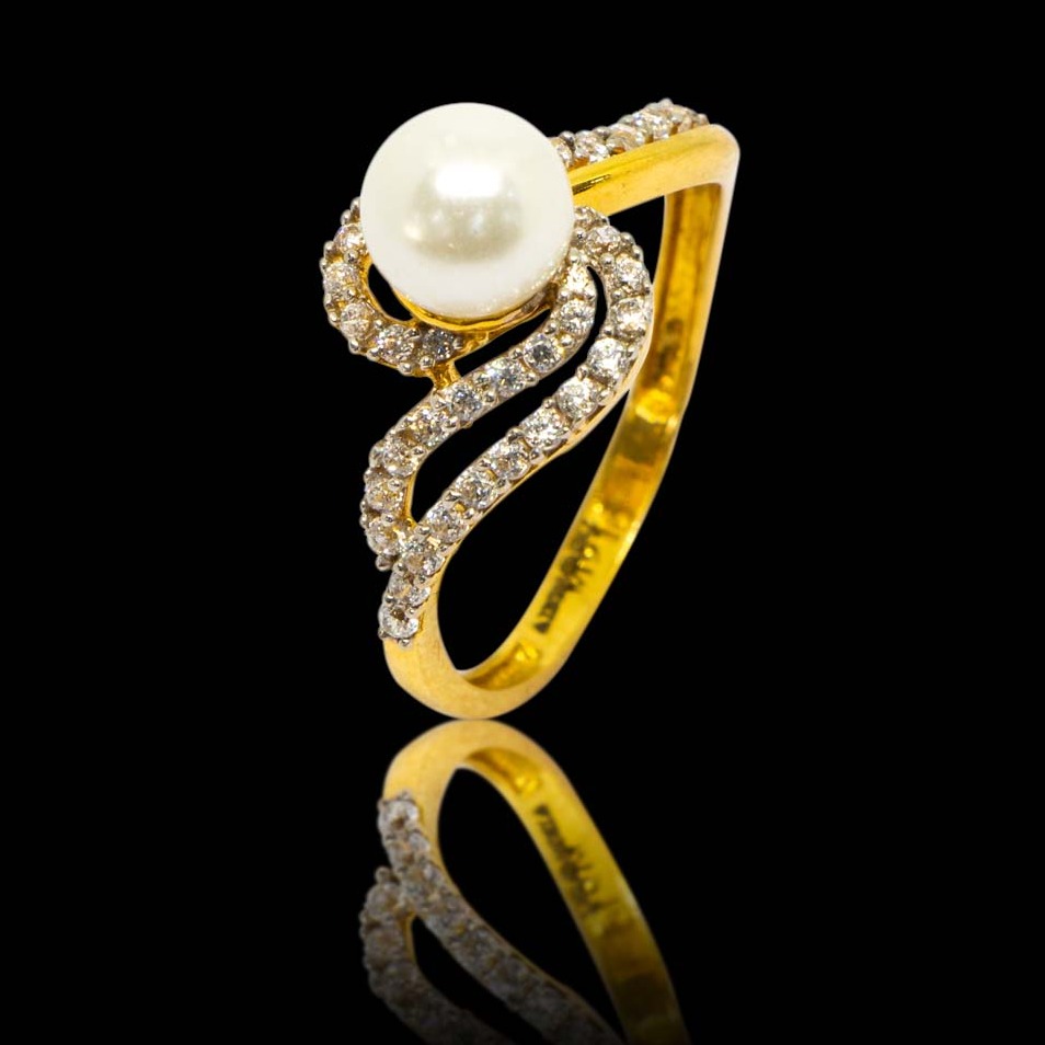 22KT Gold Hallmark Designer Ring For Women