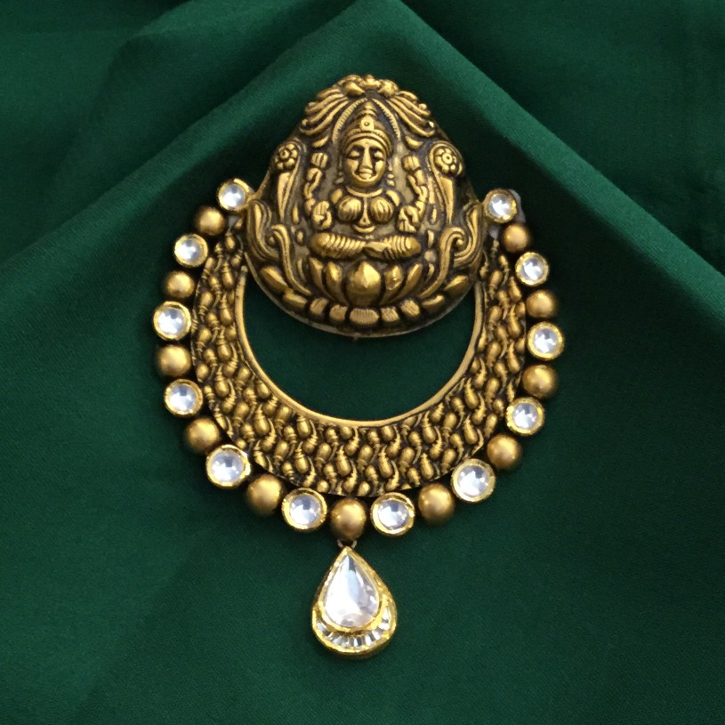 22K Gold Temple Design Pendant