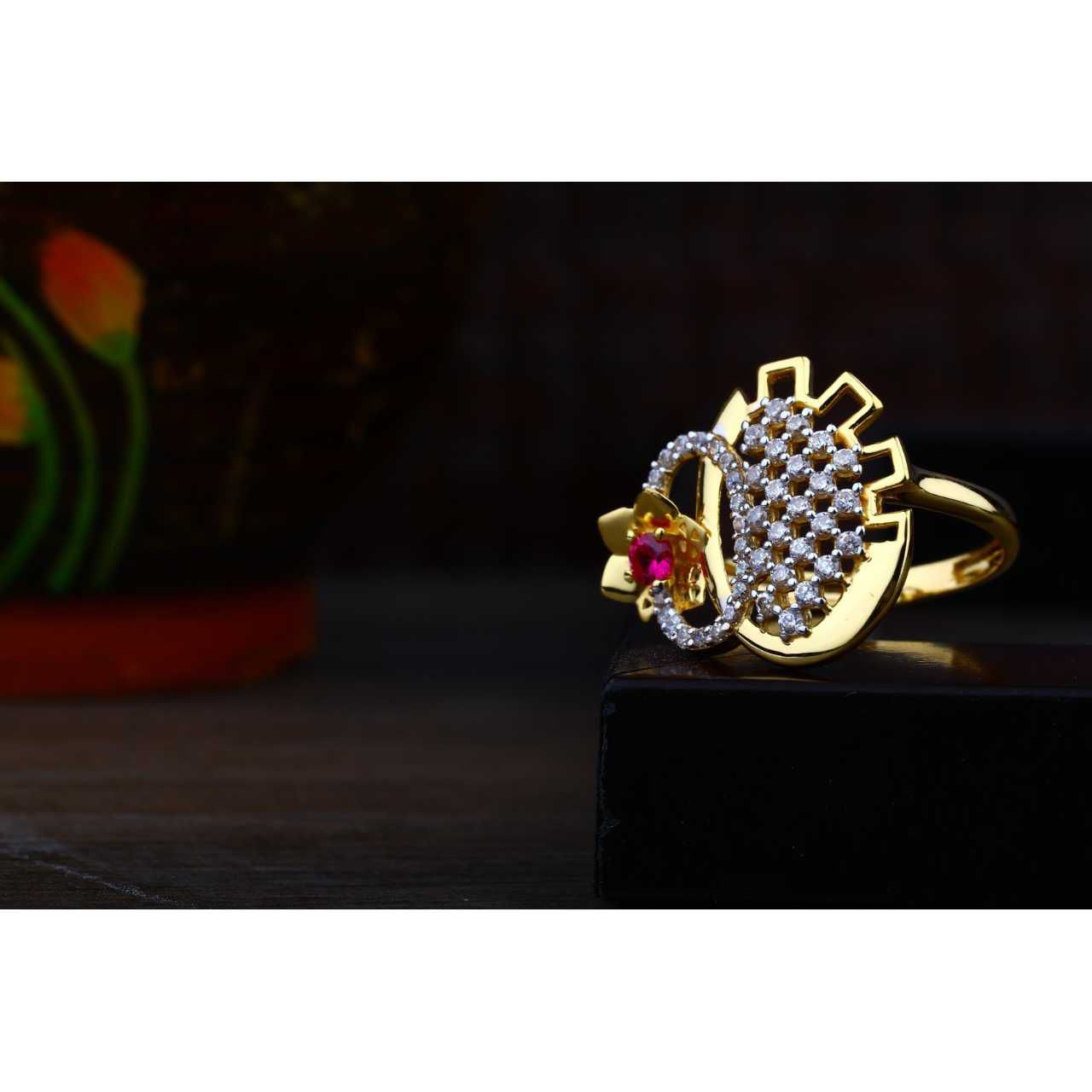 916 Round Cocktail Ladies Ring