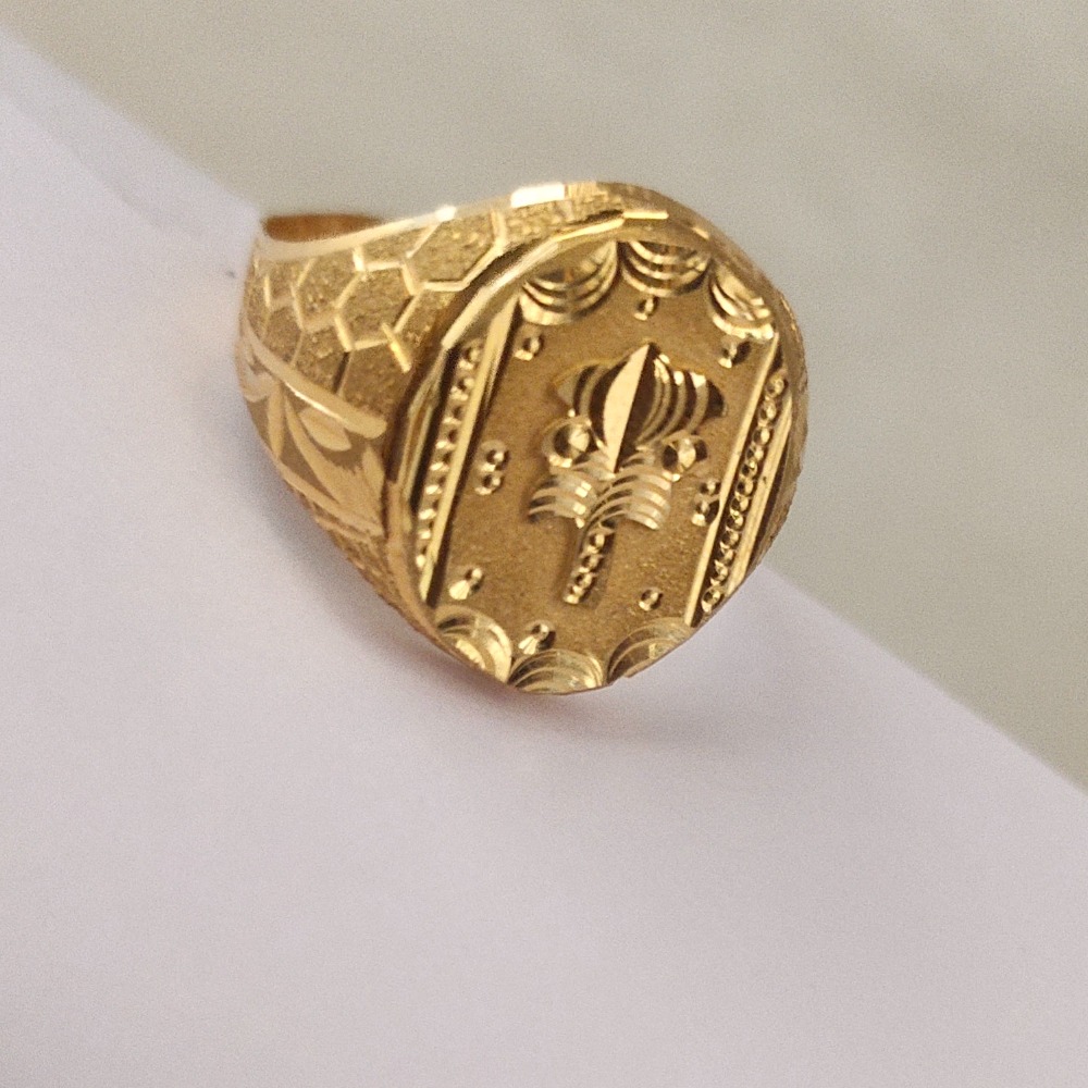 916 Gold Gents Ring