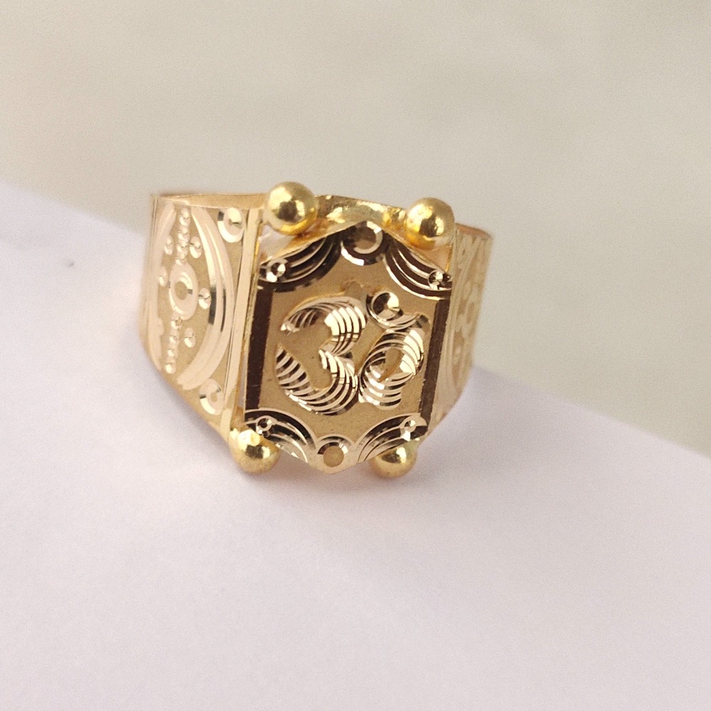 916 Gold Gents Ring