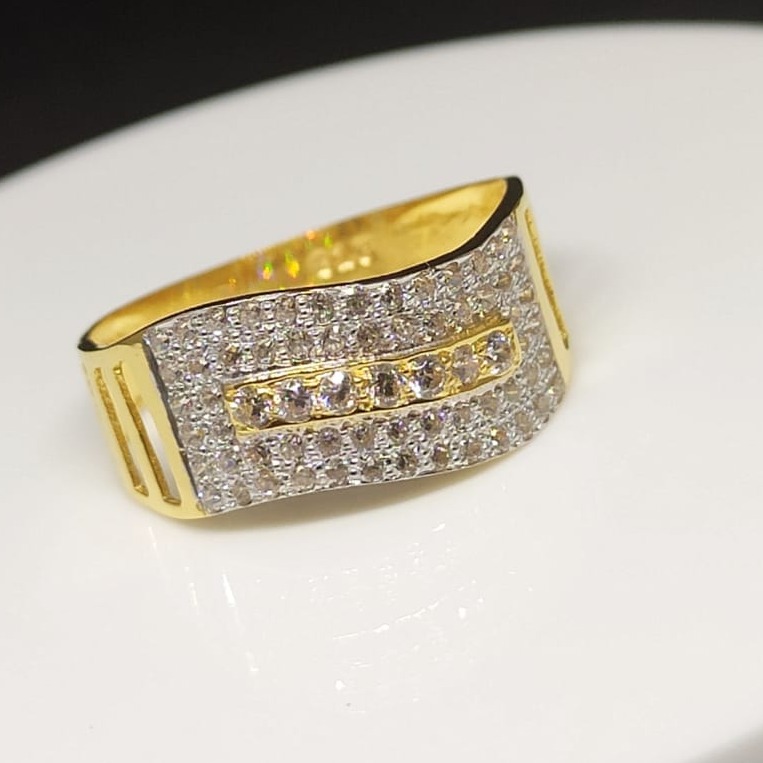 916 Gold Cz Gents Ring