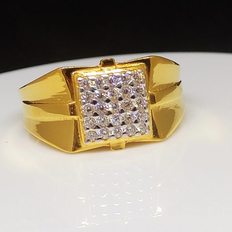 916 Gold Cz Gents Ring