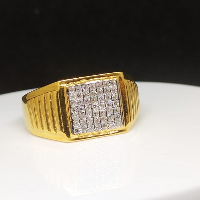 916 Gold Cz Gents Ring