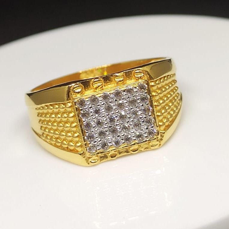 916 Gold Cz Gents Ring