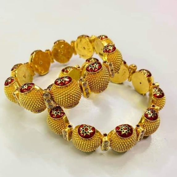 916 Gold Antiq Bangles Latest Designe