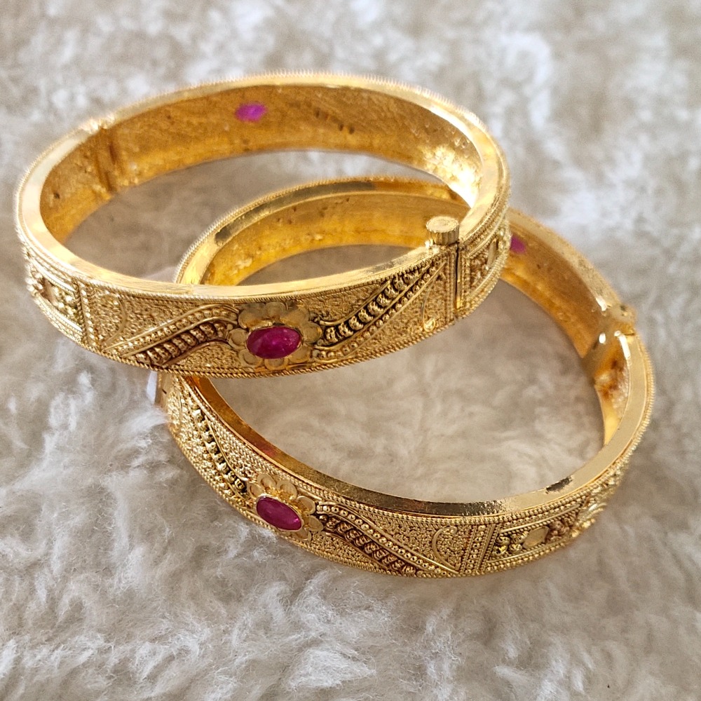 916 gold pink diamond bangles