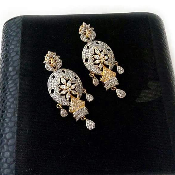 22 Kt 916 Gold  Cz Earrings For Ladies