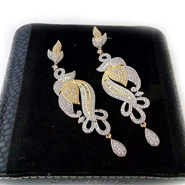 22 Kt 916 Gold  Cz Earrings For Ladies