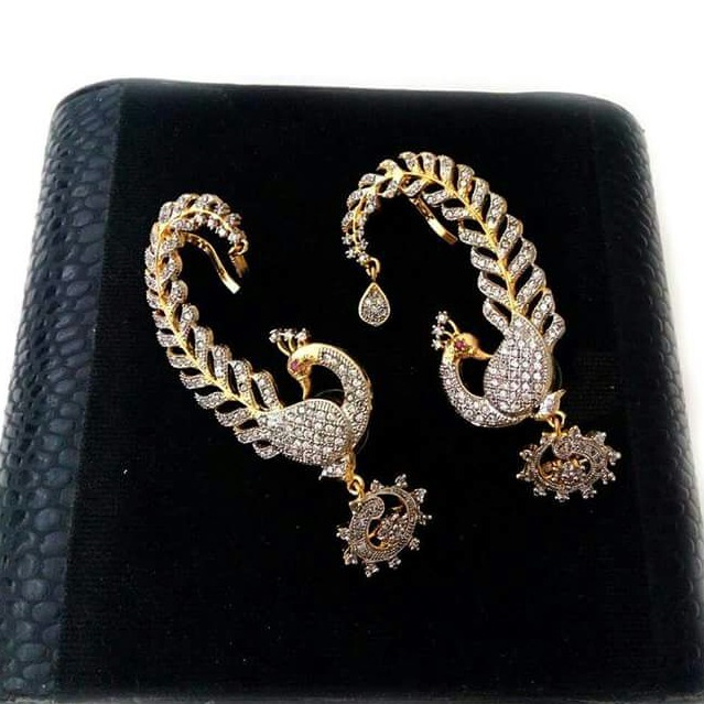 22 Kt 916 Gold  Cz Earrings For Ladies