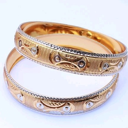 22 kt 916 gold bangle