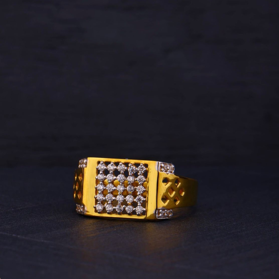 916 Gold Hallmarked Gents Ring