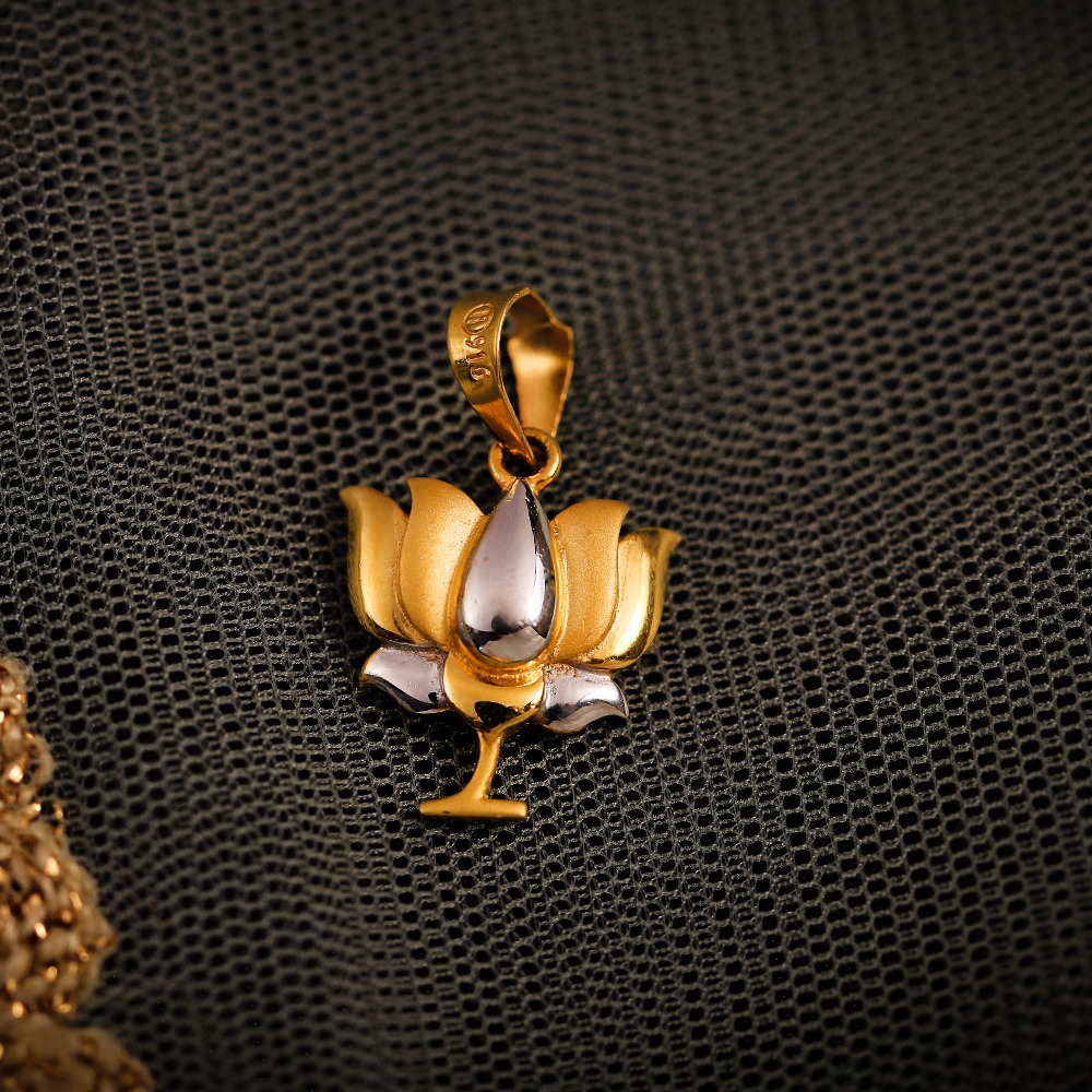 22K LOTUS PENDANT