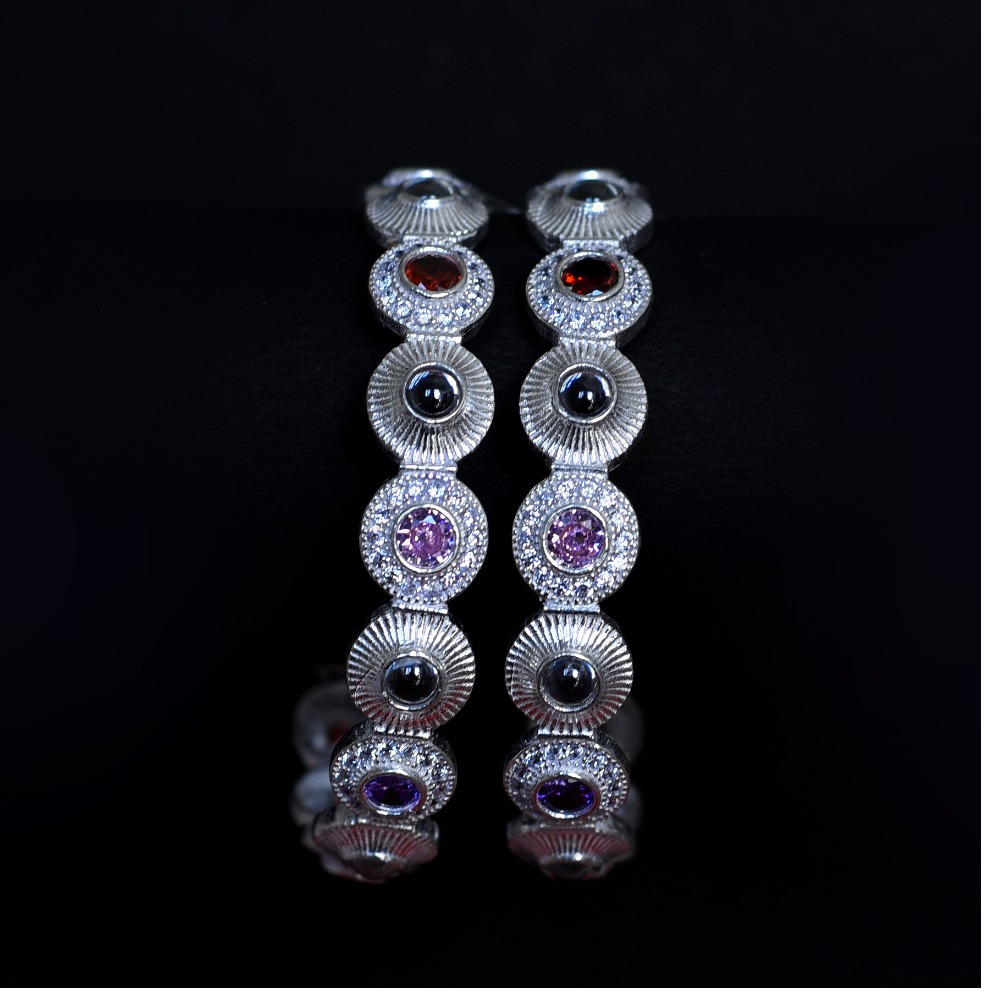 SILVER COLOUR STONE KADLI 2.4
