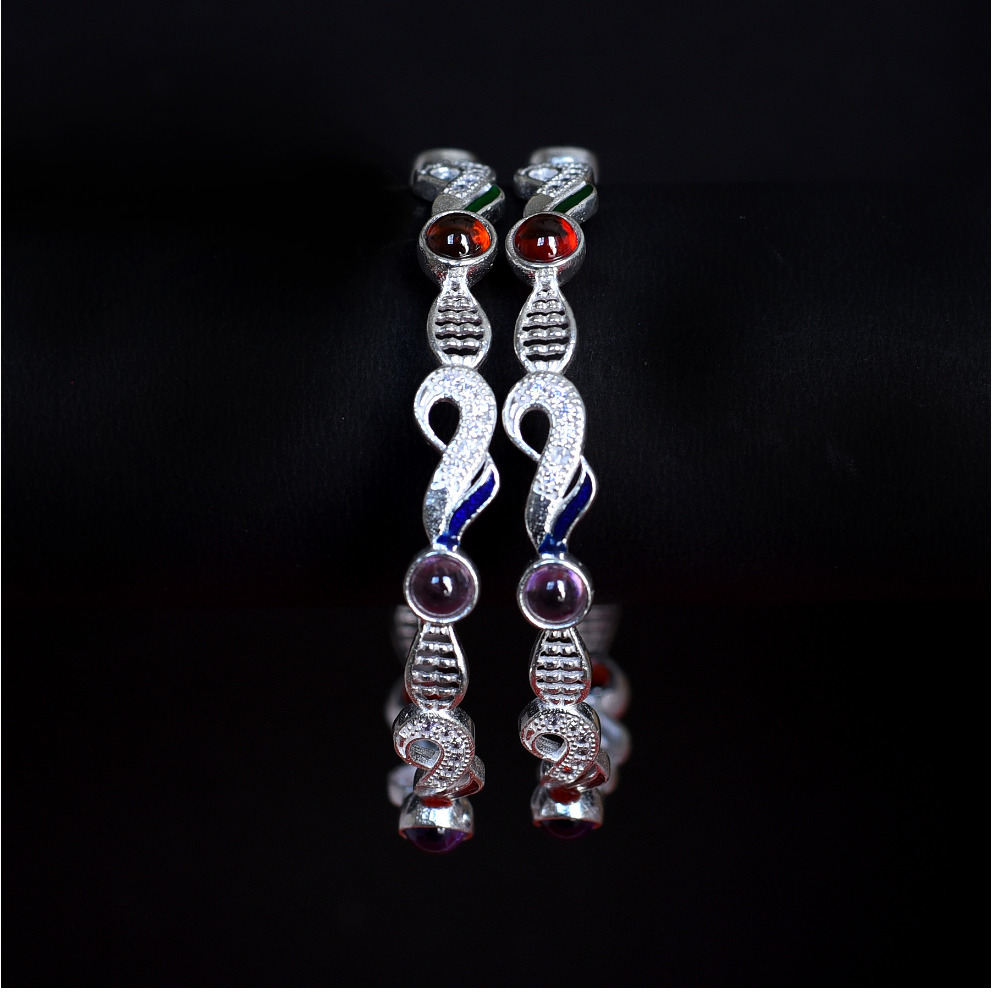SILVER CAUSAL KADLI