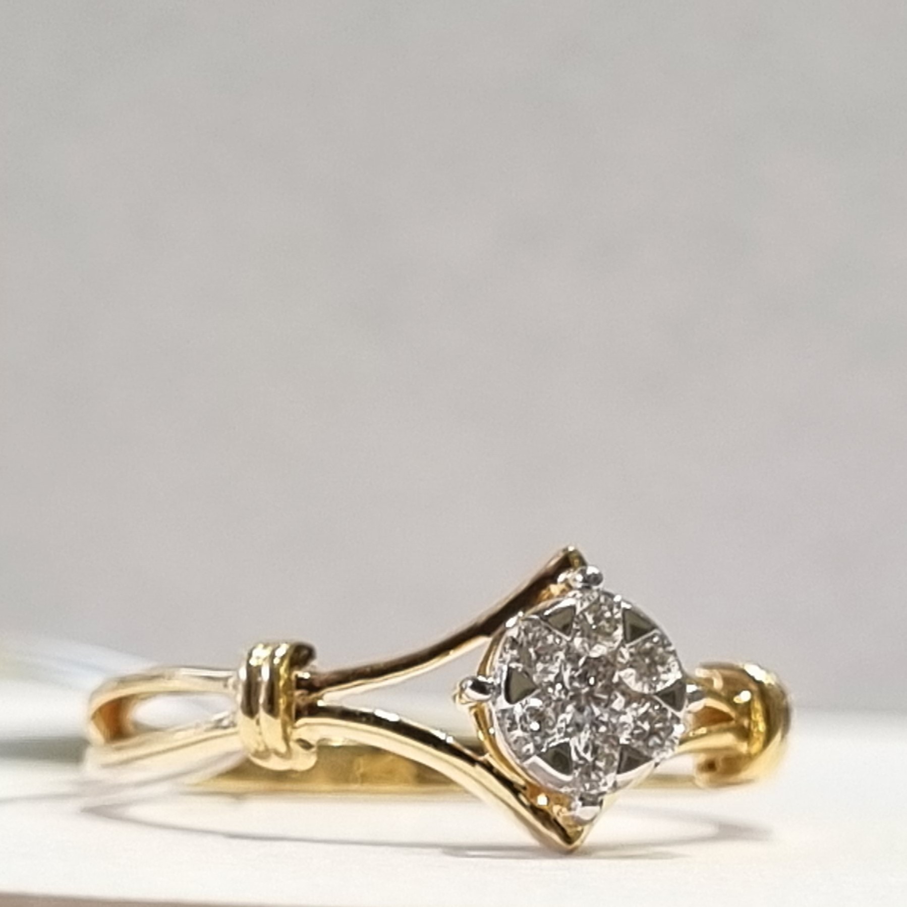 pressure solitaire with knot ring