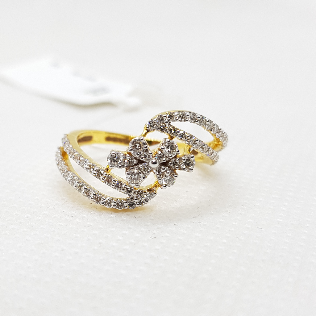 18kt flower band ring