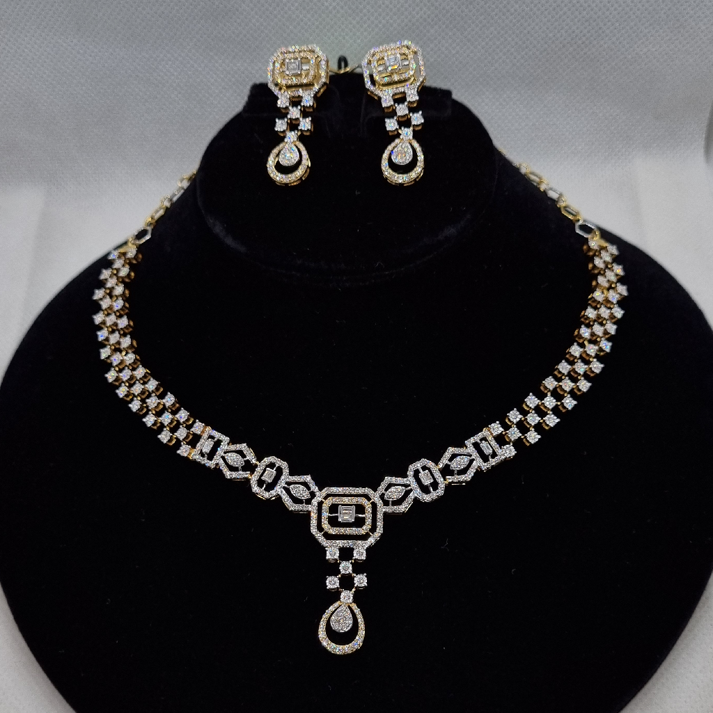 mat pattern necklace