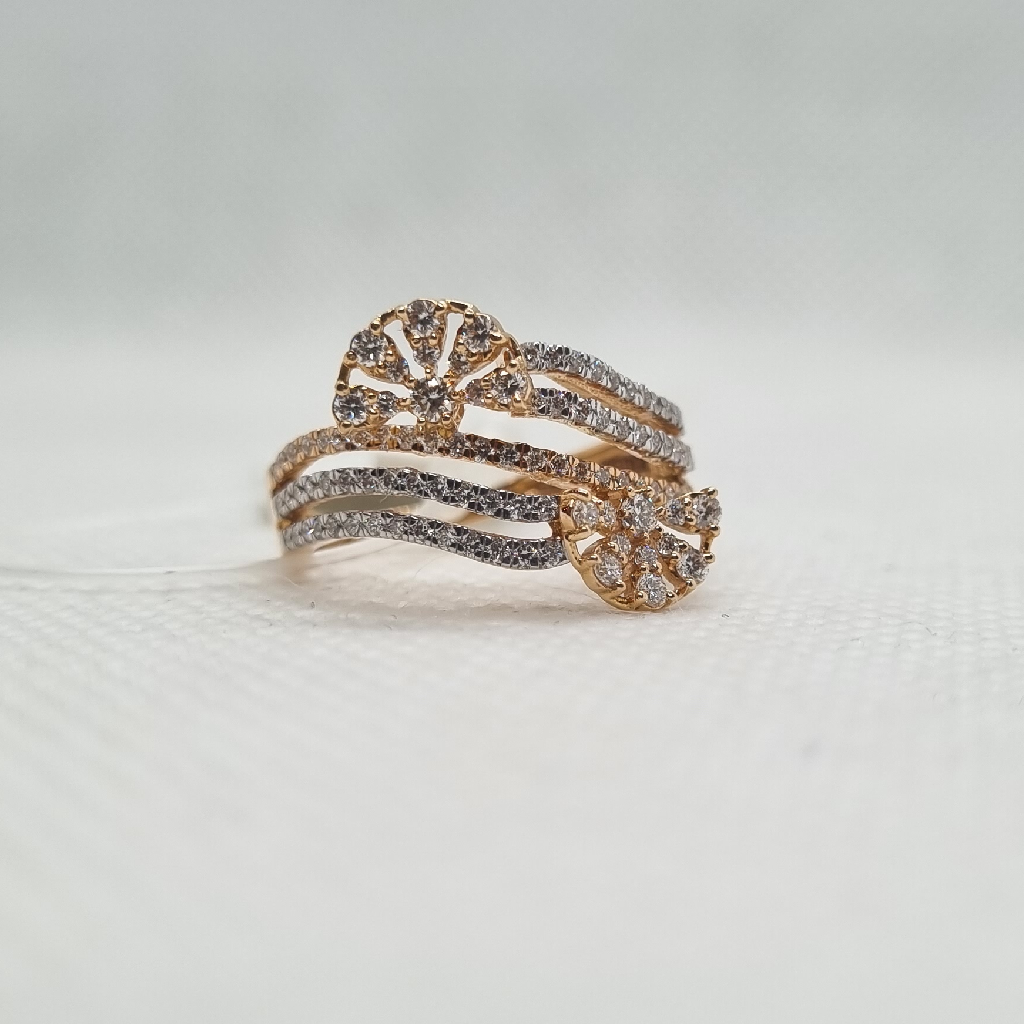 Flowers on band ring
