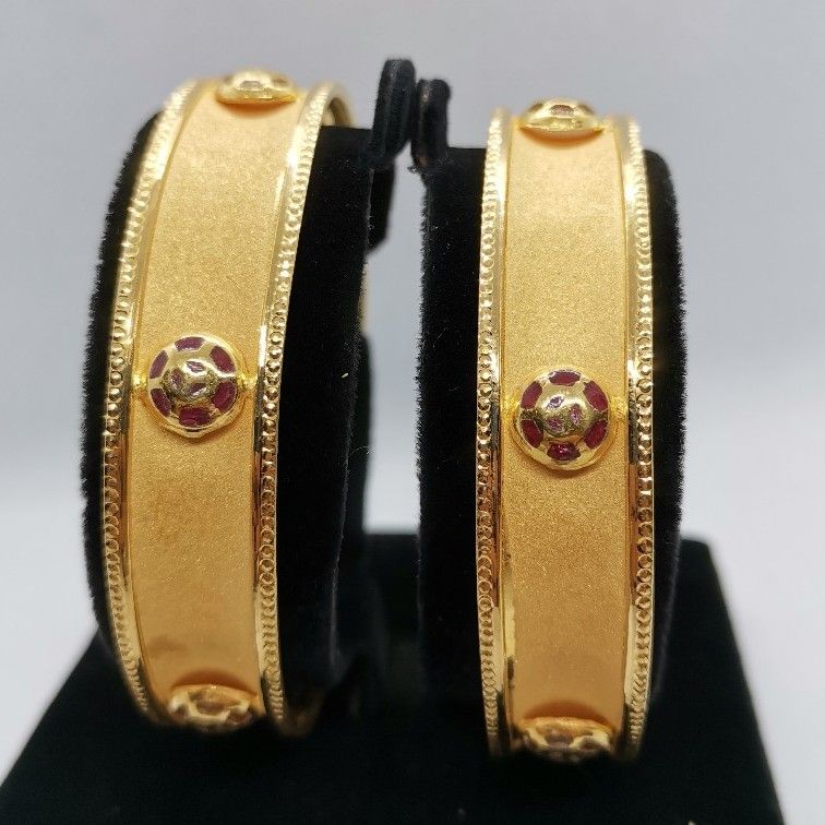Dot Bangle