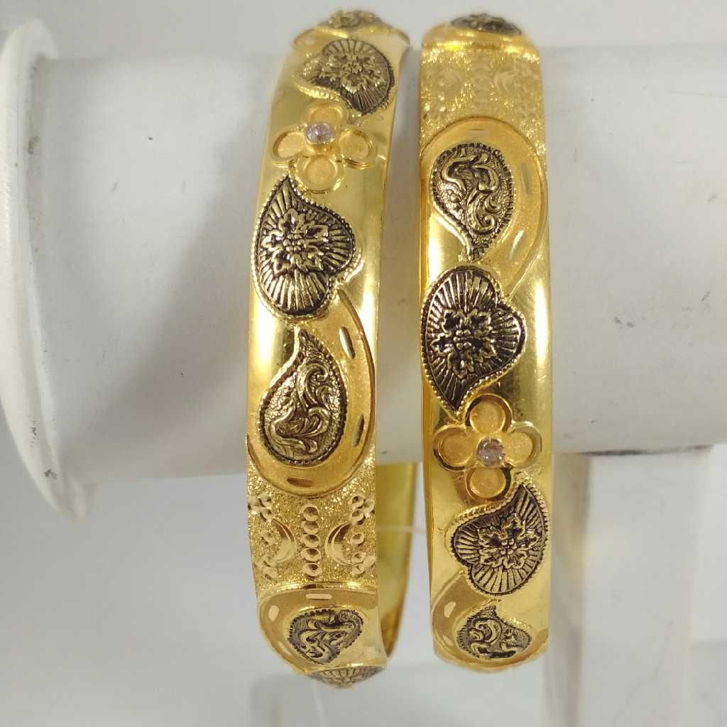 22 K Gold Hand Made Bangle. NJ-B0245