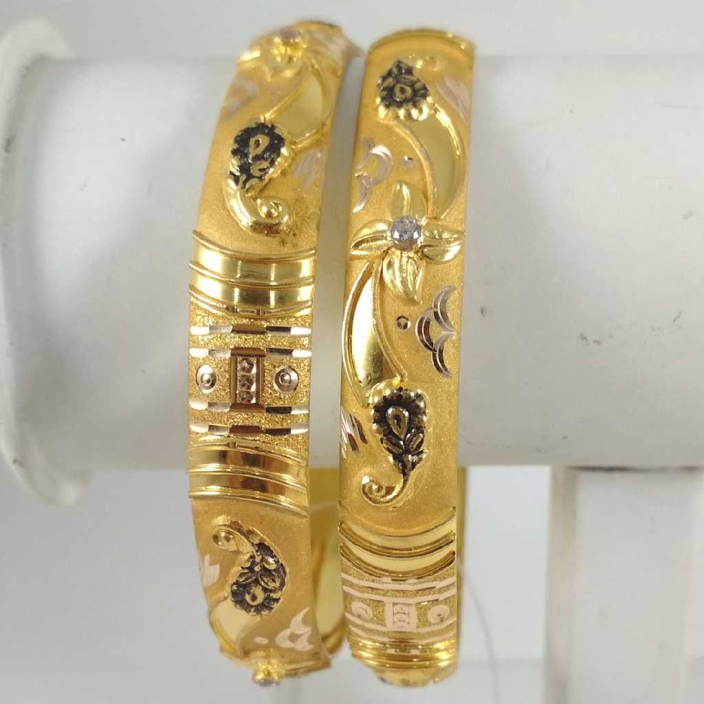 22 K Gold Fancy Bangle. NJ-B0243