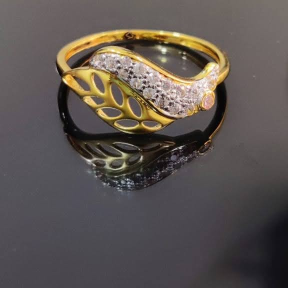 22K LADIES DIAMOND RING