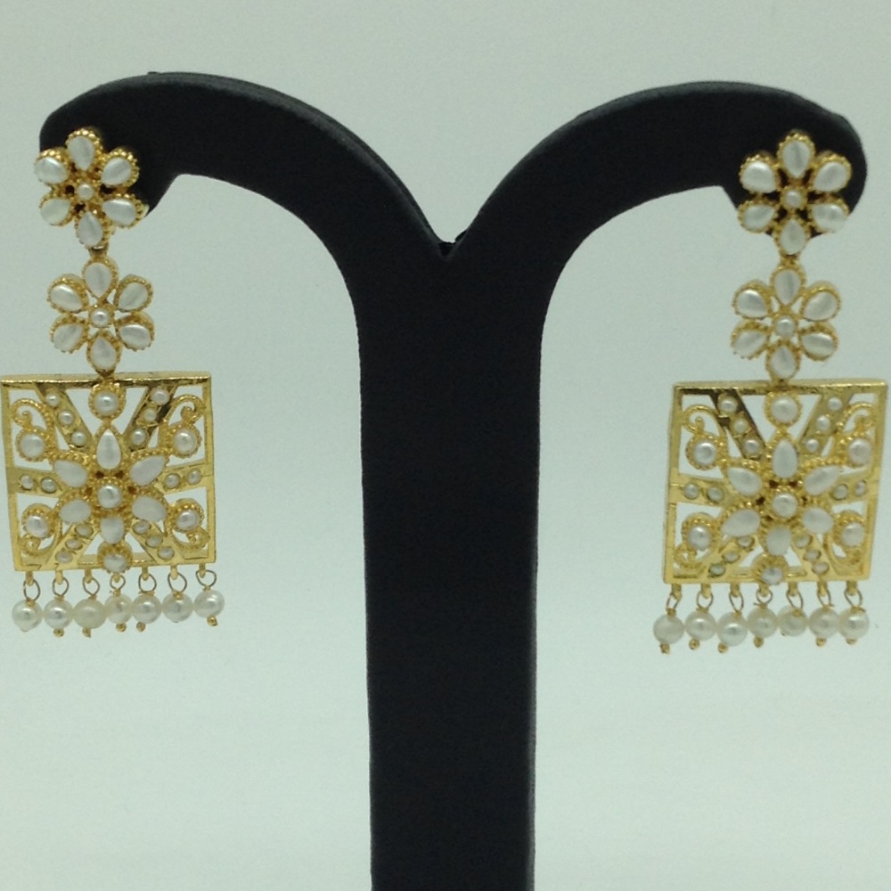 Pearls Ear Hangings JER0032