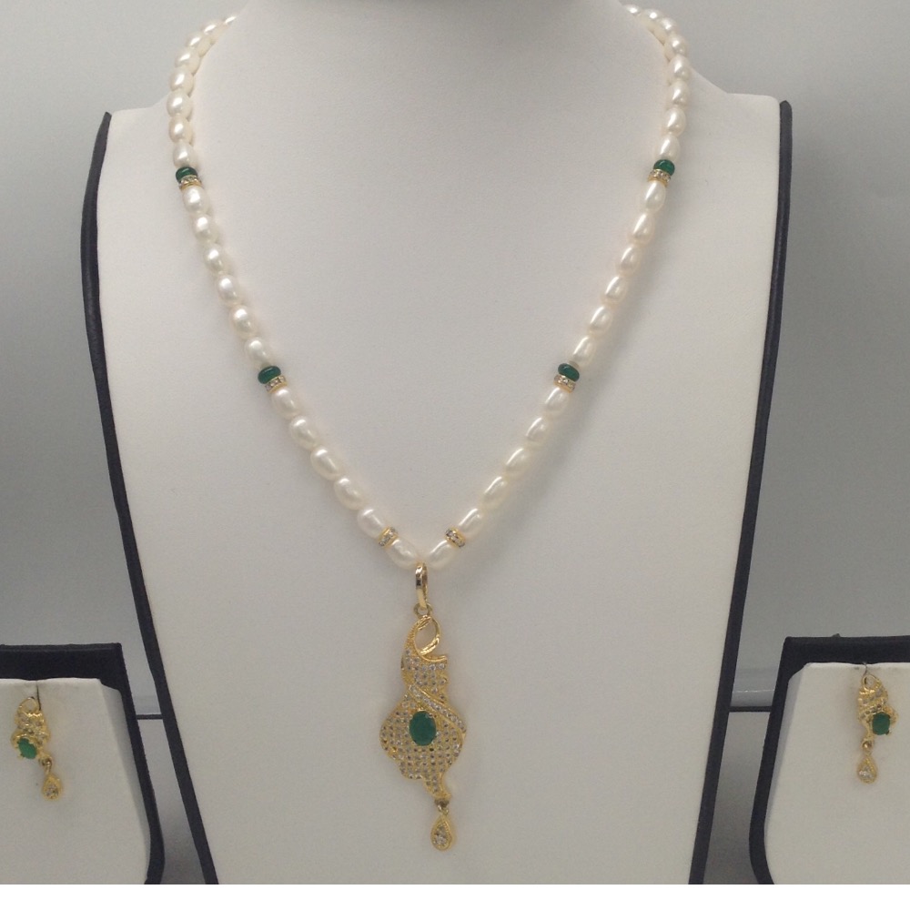 White,green cz pendent set with oval pearls mala jps0116